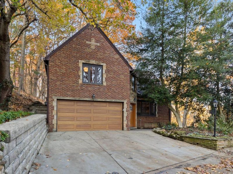 18500 Edgewood Drive, Rocky River, OH 44116 Photo 3