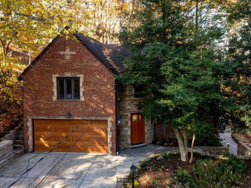 18500 Edgewood Drive, Rocky River, OH 44116 Photo 4