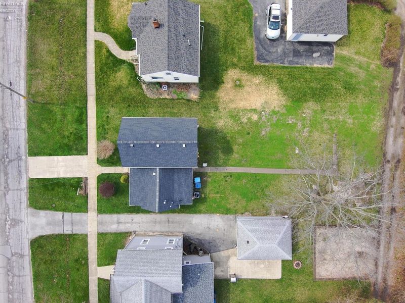 421 E 4th, Port Clinton, OH 43452 Photo 31