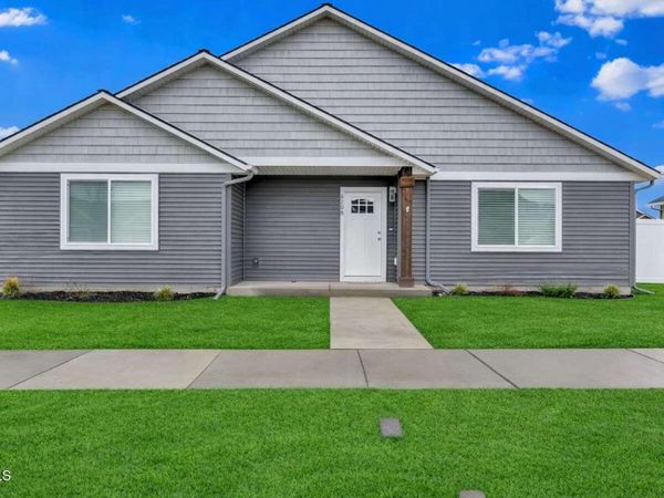 6208 W Bowmore LN, Rathdrum, ID 83858
