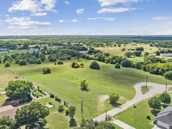 110 Brown Drive , Eddy, TX 76524