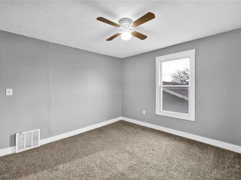 127 E 35th Street, Lorain, OH 44055 Photo 11