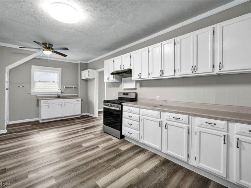 127 E 35th Street, Lorain, OH 44055 Photo 5