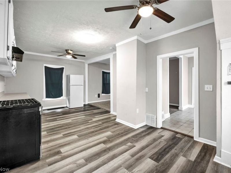 127 E 35th Street, Lorain, OH 44055 Photo 6