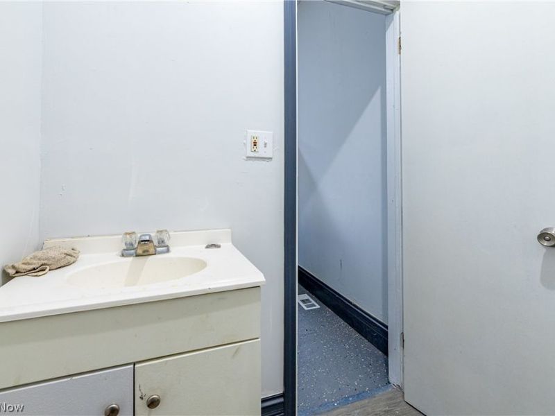 8403 Detroit Avenue, Cleveland, OH 44102 Photo 42