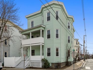 99 Beech Street, Unit 3, Belmont, MA 02478