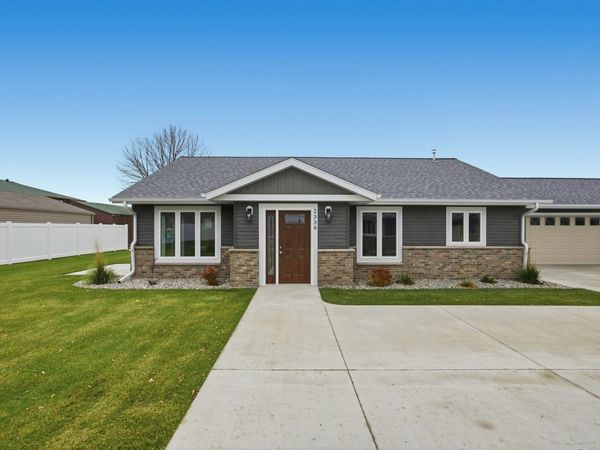 2338 30 Avenue S, Fargo, ND 58104