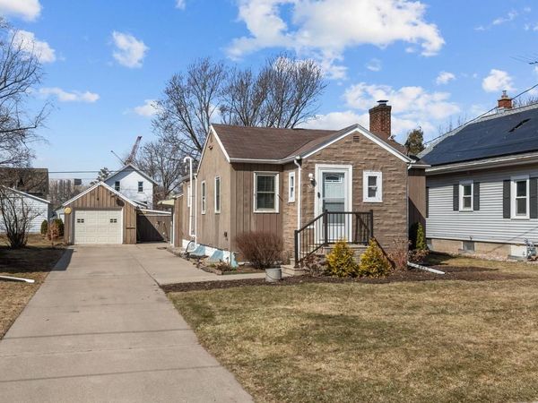 571 GROVE STREET, Neenah, WI 54956