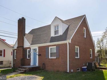 12 W 5TH STREET , FRONT ROYAL, VA 22630