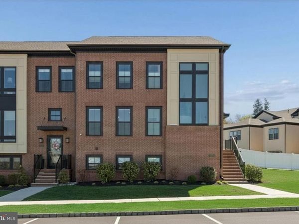 61 VILLAGE DRIVE, SKILLMAN, NJ 08558