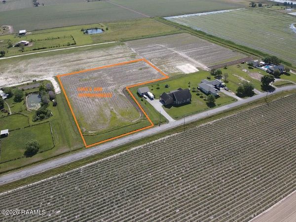 Enis Road, Maurice, LA 70555