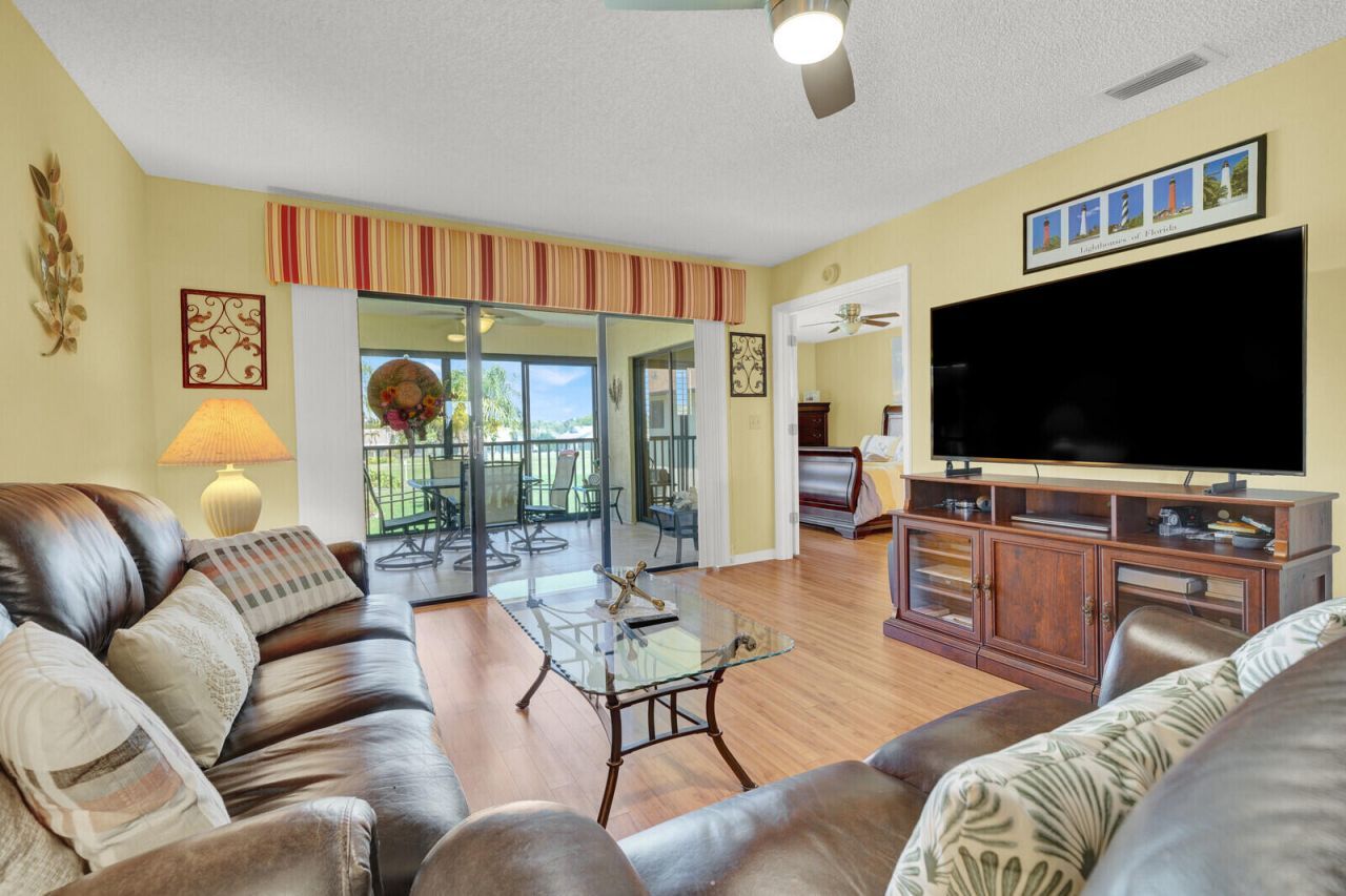 6901 SE Constitution Boulevard, Unit 204, Hobe Sound, FL 33455 Photo
