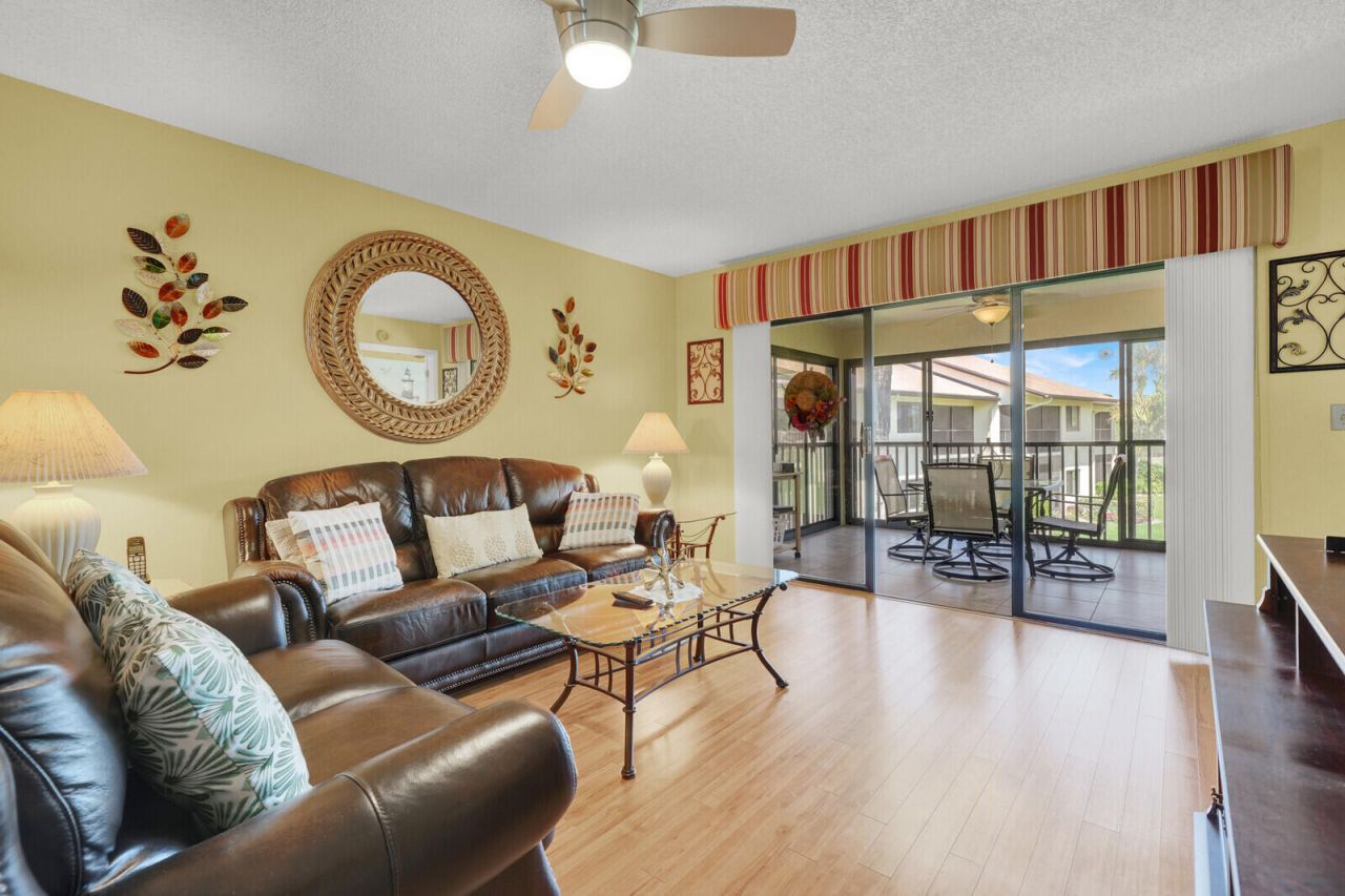 6901 SE Constitution Boulevard, Unit 204, Hobe Sound, FL 33455 Photo