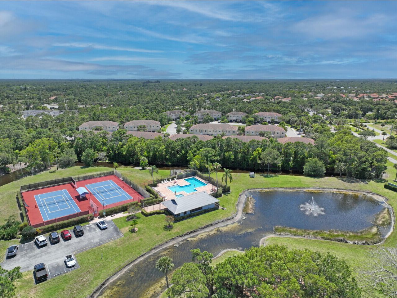 6901 SE Constitution Boulevard, Unit 204, Hobe Sound, FL 33455 Photo