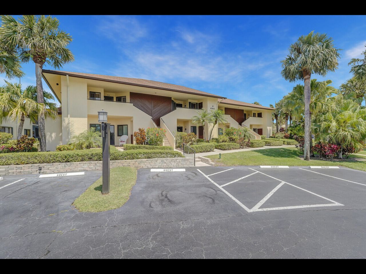 6901 SE Constitution Boulevard, Unit 204, Hobe Sound, FL 33455 Photo
