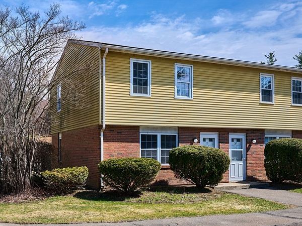 252 West St, Unit 13, Amherst, MA 01002