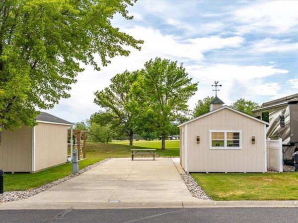 1205 N Country Club Dr, Deer Park, WA 99006