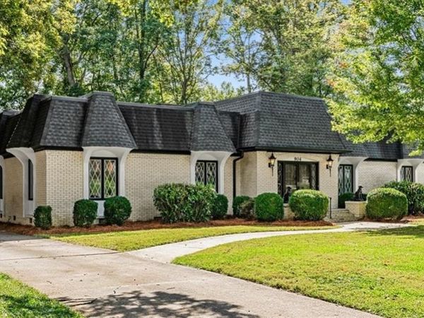 904 Pebble Drive , Greensboro, NC 27410