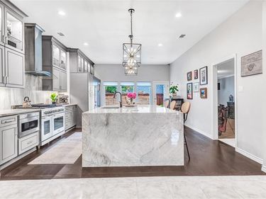 5607 Twin Brooks, Dallas, TX 75252