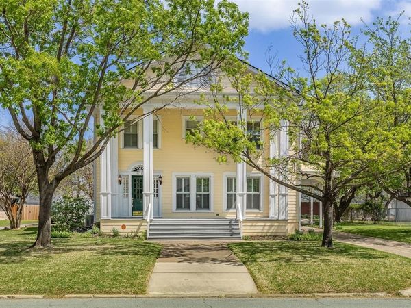 1017 N Woods Street, Sherman, TX 75092