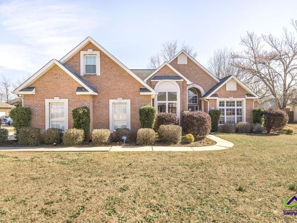 208 Twelve Oaks Drive, Warner Robins, GA 31088
