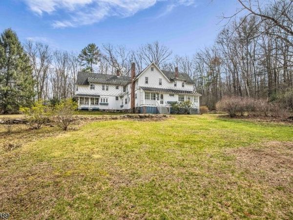 15 Deerhaven Ln, Jefferson, NJ 07435