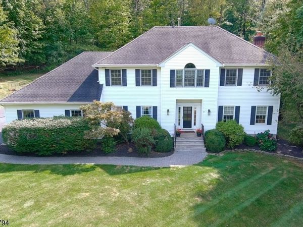 5 Pheasant Walk, Sparta, NJ 07871