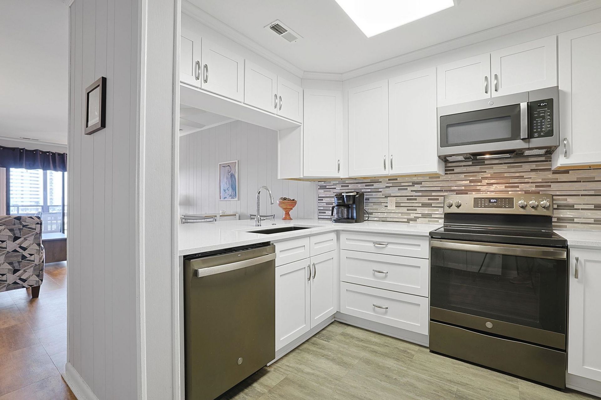 9501 Shore Dr.  Photo 8