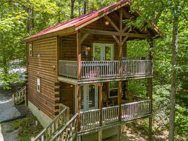 480 Village Drive, Campton, KY 41301