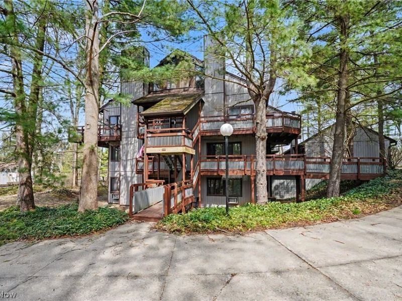 2197 Pinebrook Trail, Cuyahoga Falls, OH 44223 Photo 1