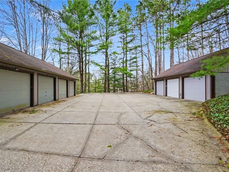 2197 Pinebrook Trail, Cuyahoga Falls, OH 44223 Photo 39