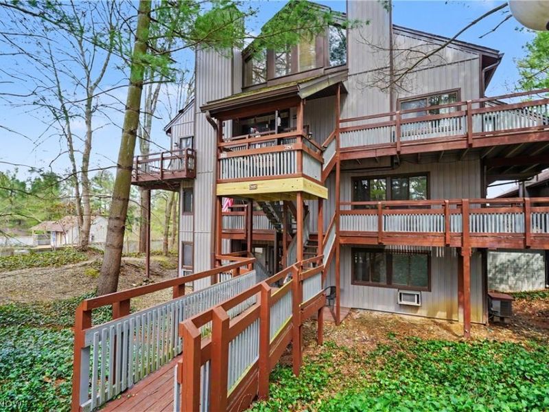 2197 Pinebrook Trail, Cuyahoga Falls, OH 44223 Photo 47