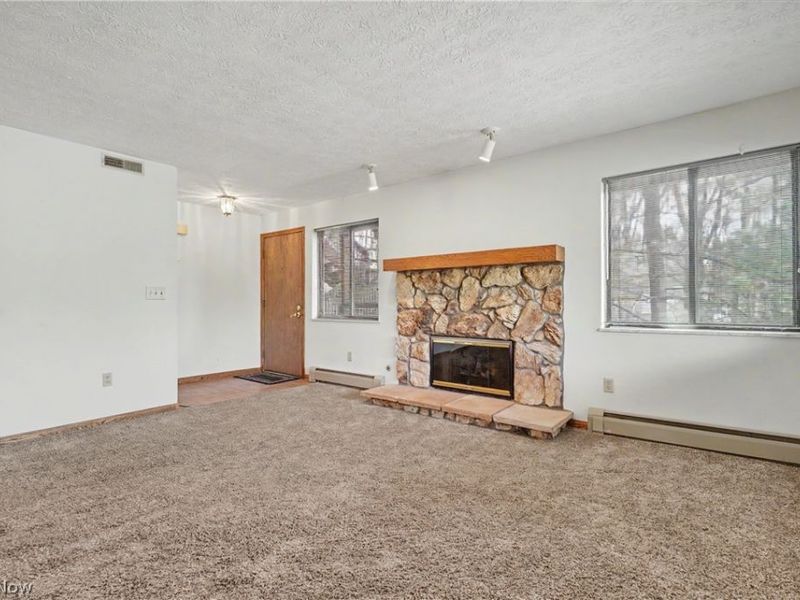 2197 Pinebrook Trail, Cuyahoga Falls, OH 44223 Photo 5