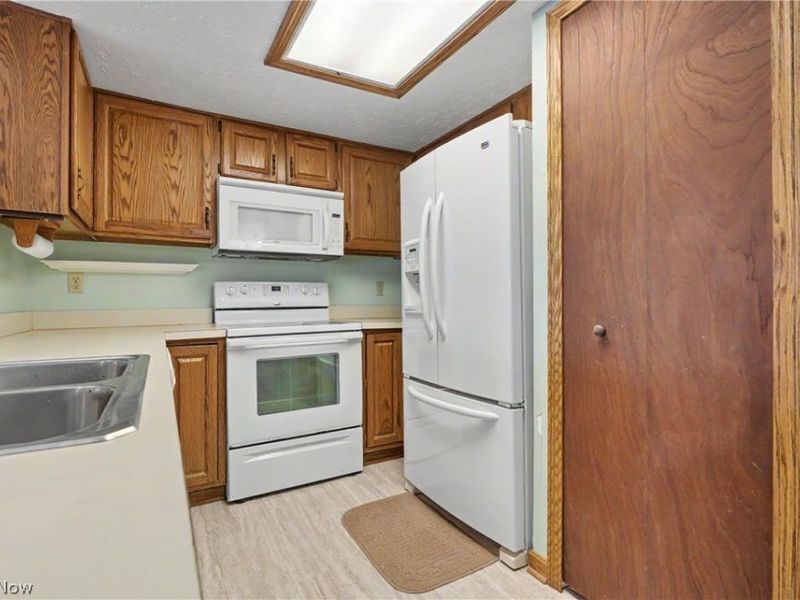 2197 Pinebrook Trail, Cuyahoga Falls, OH 44223 Photo 8