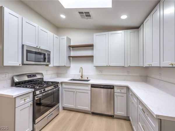 2405 Daisy Hill Avenue , Las Vegas, NV 89106