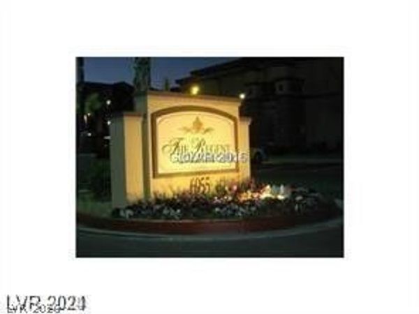 6955 N DURANGO Drive, Unit 2084, Las Vegas, NV 89149