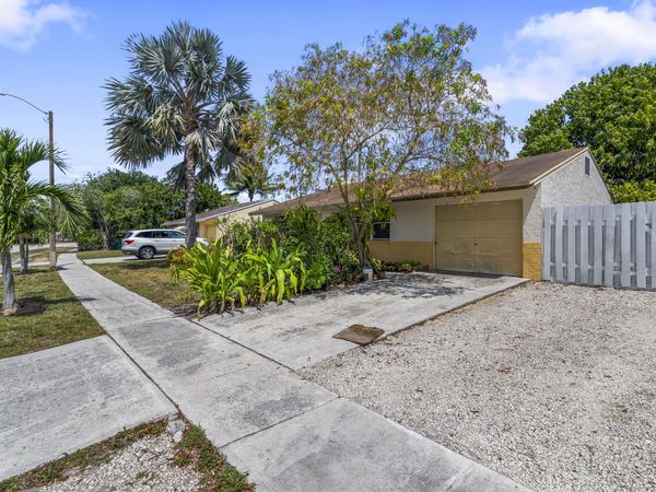 4442 Empire Way, Greenacres, FL 33463
