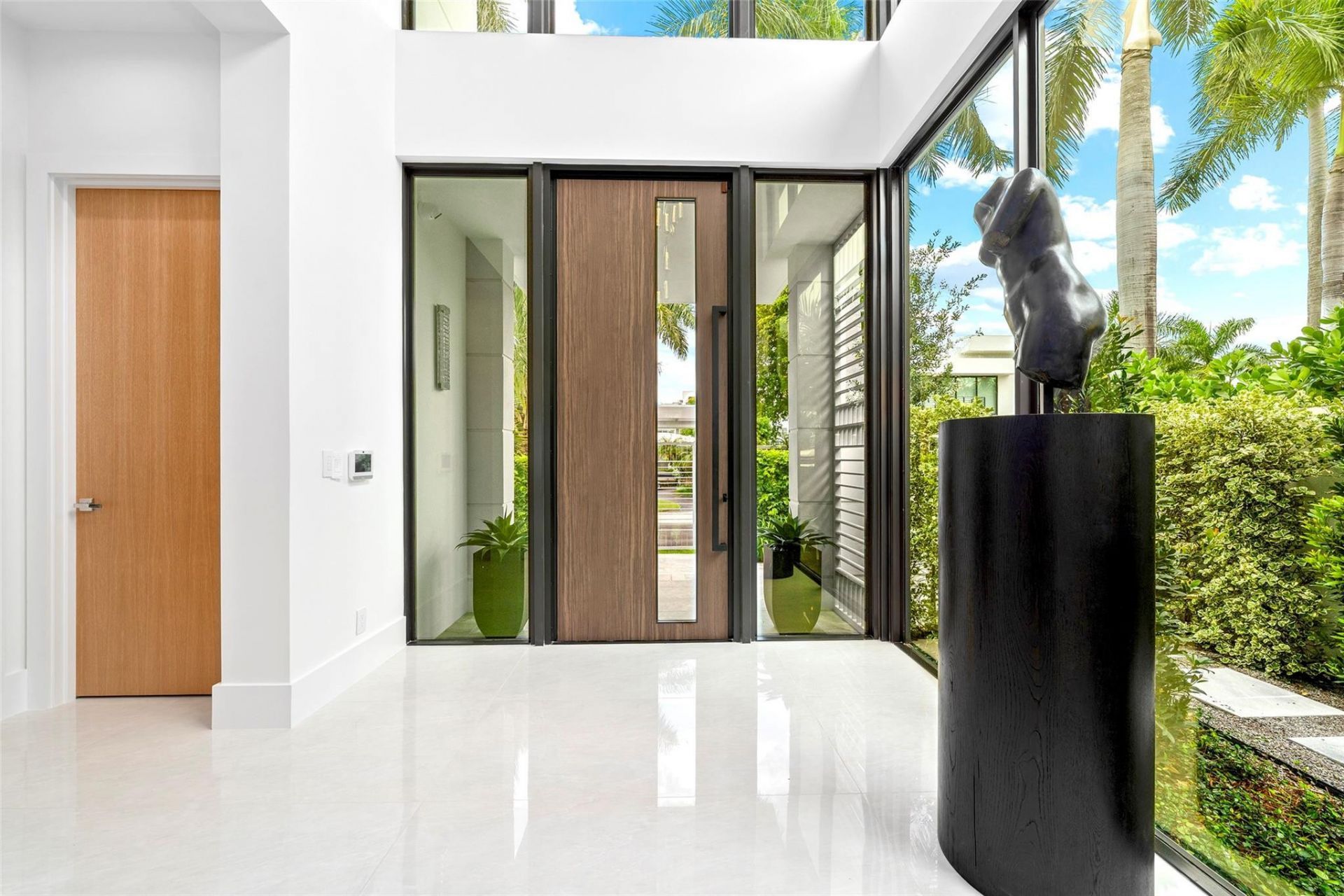 24 Fiesta Way, Fort Lauderdale, FL 33301 Photo