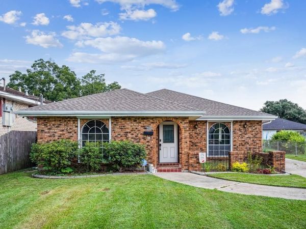 651 VIC Street , Westwego, LA 70094