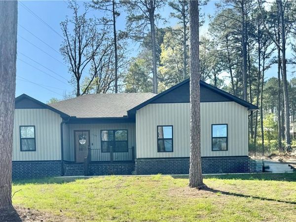 1105 Marina Road , Russellville, AR 72802