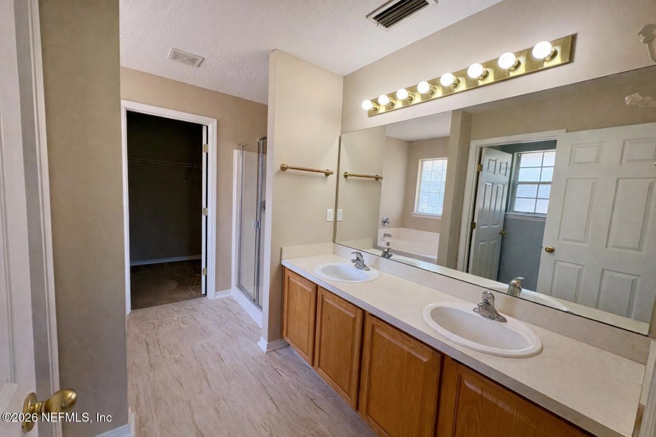 15677 Moss Hollow Drive, Jacksonville, FL 32218 Photo