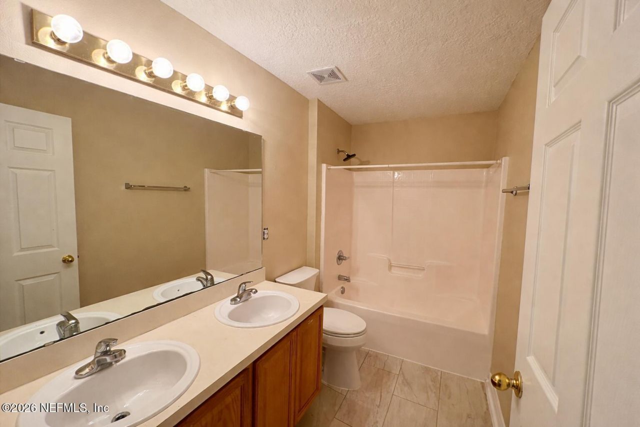 15677 Moss Hollow Drive, Jacksonville, FL 32218 Photo