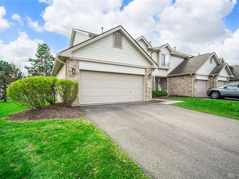 3571 Sequoia Drive, Beavercreek, OH 45431 Photo 3