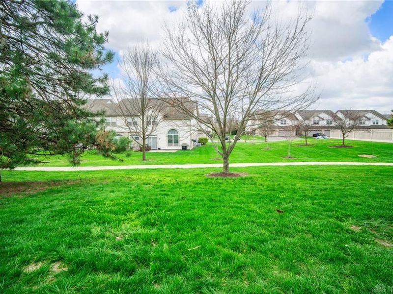 3571 Sequoia Drive, Beavercreek, OH 45431 Photo 8