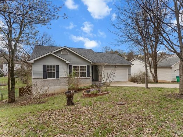 2052 Waybridge Lane, Fenton, MO 63026