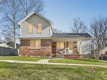 416 Lake Street , Howell, MI 48843