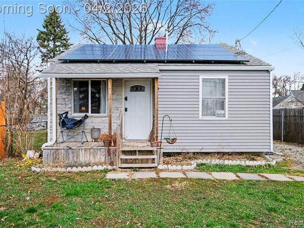 1233 Carman Street, Burton, MI 48529