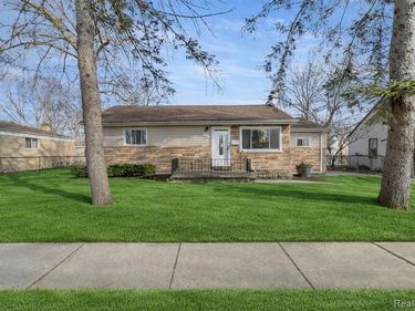 4417 Bedford Street , Dearborn Heights, MI 48125