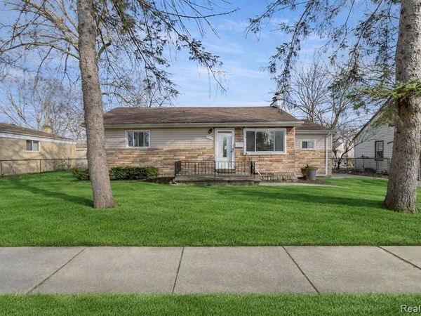 4417 Bedford Street, Dearborn Heights, MI 48125