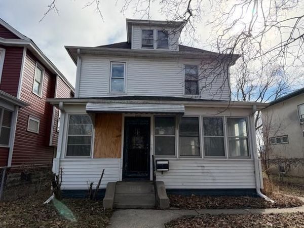 658 Edmund Avenue , Saint Paul, MN 55104